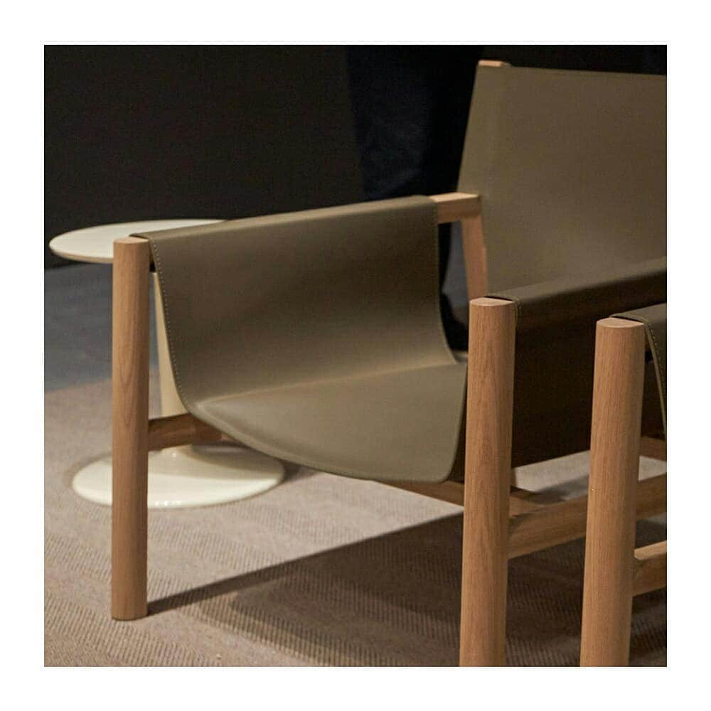 B&B Italiaさんのインスタグラム写真 - (B&B ItaliaInstagram)「When high-impact aesthetics don't undermine comfort and firmness: Pablo by Vincent Van Duysen suggests new proportions, making this chair an innovative cross between an armchair and a chaise-longue. . #SaloneDelMobile #SaloneDelMobile2019 #VincentVanDuysen #bebitalia #furnituredesign」4月24日 18時06分 - bebitalia