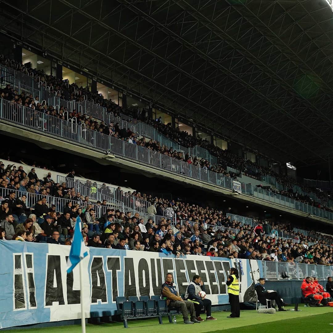 マラガCFさんのインスタグラム写真 - (マラガCFInstagram)「¡Ya se han venido 4.000 entradas para el #MálagaMallorca! 💙 . #LoVamosaPetar」4月24日 18時10分 - malagacf