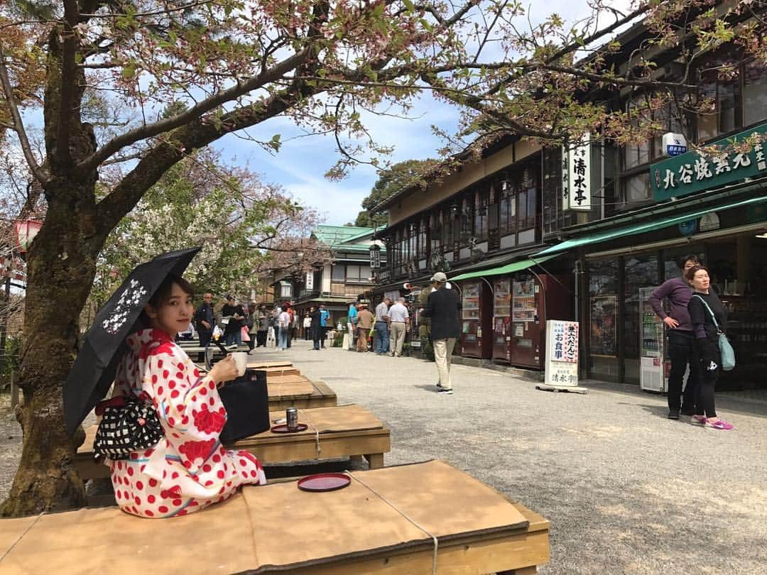 飯窪春菜さんのインスタグラム写真 - (飯窪春菜Instagram)「兼六園へ🌸 あかりさんでお着物を借りました👏🏻 #石川県  #旅行  #金沢  #兼六園  #着物 #はるなの毎日  #飯窪ってる」4月24日 18時29分 - harunaiikubo_official