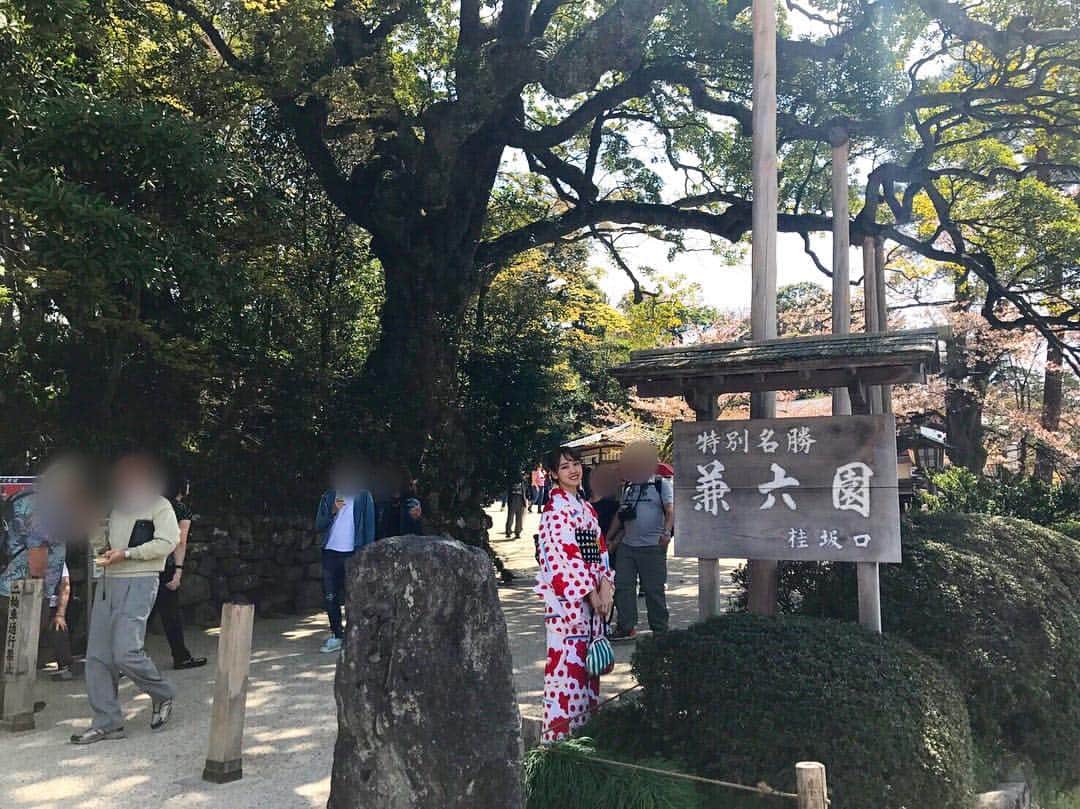 飯窪春菜のインスタグラム：「兼六園へ🌸 あかりさんでお着物を借りました👏🏻 #石川県  #旅行  #金沢  #兼六園  #着物 #はるなの毎日  #飯窪ってる」