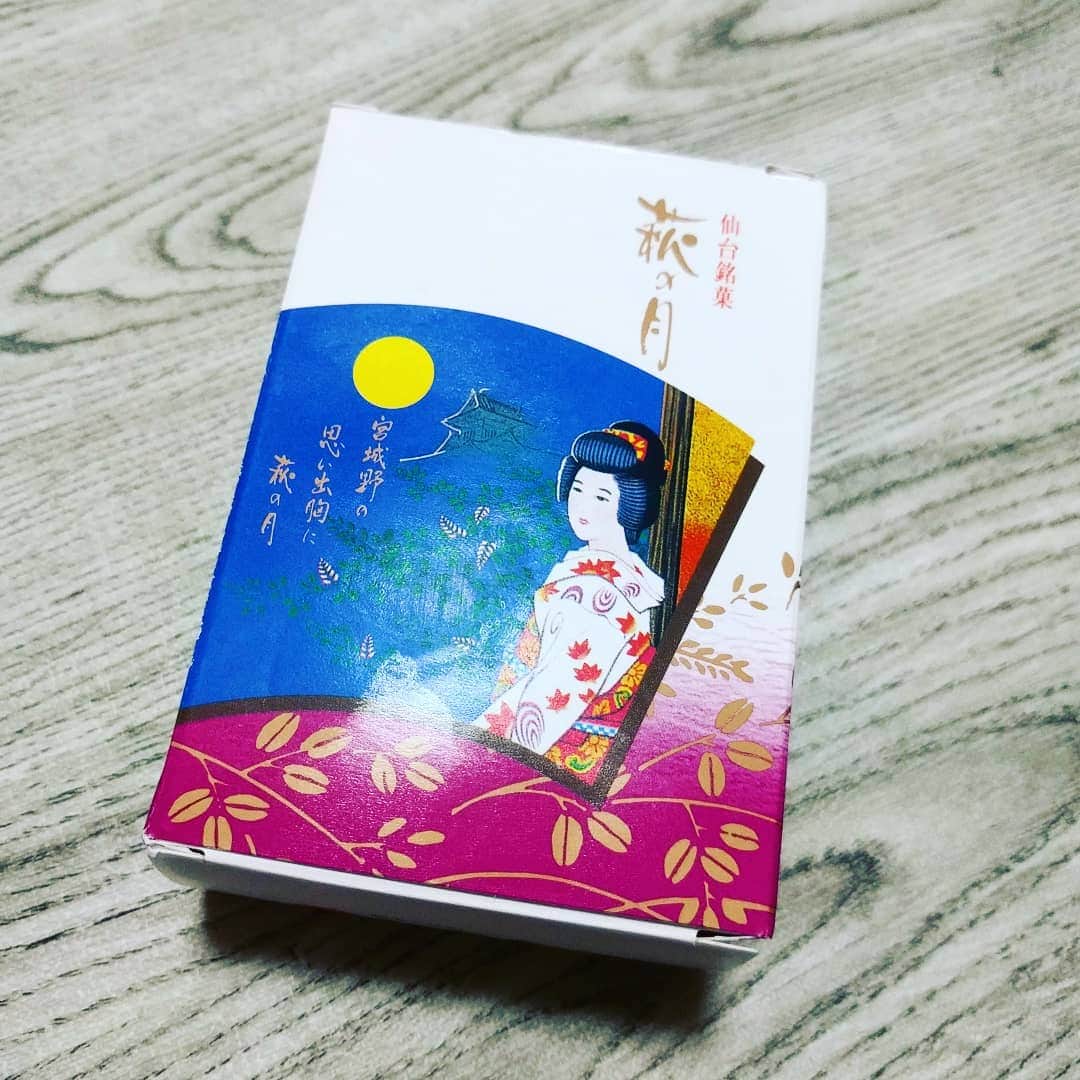 越中睦士さんのインスタグラム写真 - (越中睦士Instagram)「#萩の月」4月24日 18時37分 - makotokoshinaka