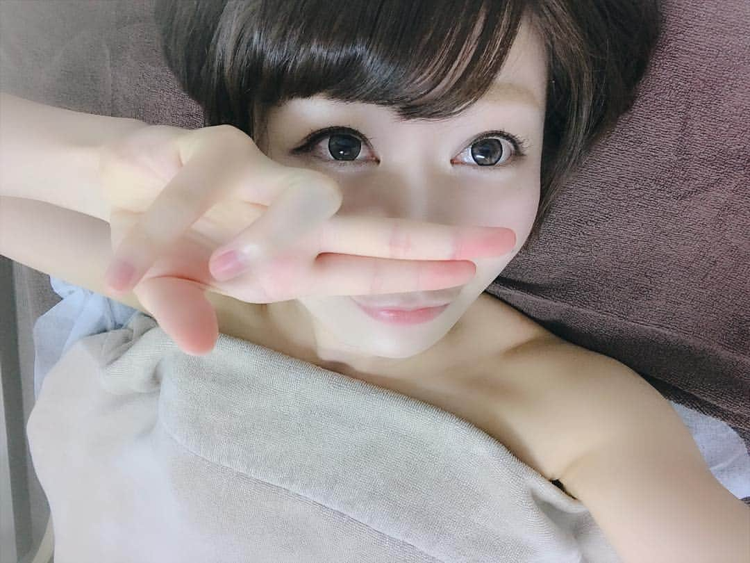 岩政久美子さんのインスタグラム写真 - (岩政久美子Instagram)「午前中の仕事を終えて、月1に1度のお楽しみ、脱毛エステ( ´ ▽ ` )☀︎ この自分の良いところにヒットをたまにした時の喜び。 気持ち良かった……爽  ちょっと疲れてたので半分寝てしもうた( ´ ▽ ` )勿体無いことした」4月24日 18時31分 - nyankoteacher10