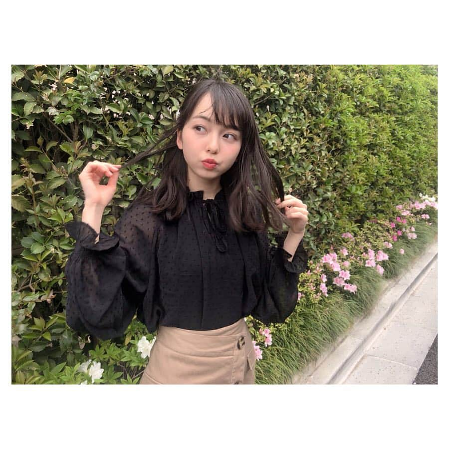 西田ひらりさんのインスタグラム写真 - (西田ひらりInstagram)「可愛いお洋服届いた〜🎀 ・ tops @hotping_japan  skirt @heather_love_official ・ ・ ・ #西田ひらり #私服 #春コーデ #春 #ブラウス #可愛い #韓国 #ファッション #ホッピング #ヘザー #ミルキークォーデ ##spring #tops #cute #korea #fashion #ootd #hotping #heather #instagood #photooftheday」4月24日 18時40分 - hirari_nishida