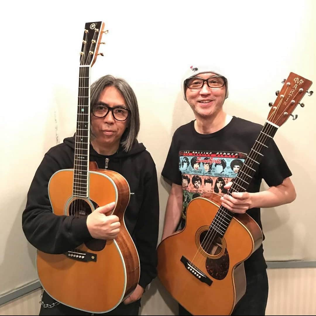 藤原ヒロシさんのインスタグラム写真 - (藤原ヒロシInstagram)「誠さんとラジオ。 楽しかった。 #itsabeautifulday #martinguitars」4月24日 18時48分 - fujiwarahiroshi