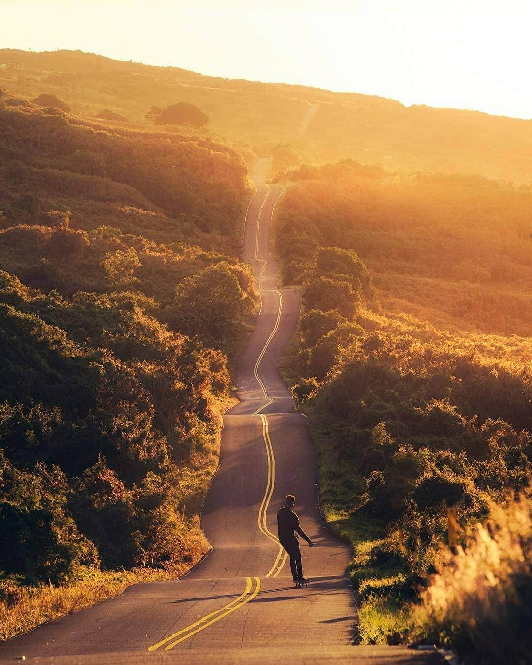 Discover Earthさんのインスタグラム写真 - (Discover EarthInstagram)「Discover some of Hawaii’s most beautiful landscapes through the very talented @karl_shakur’s lens ! Which photo do you like the most ?  Is Hawaii on your bucket list ? Tag the people you would want to go there with ! — 📍#DiscoverHawaii — 📸 Photos by @karl_shakur」4月24日 19時13分 - discoverearth