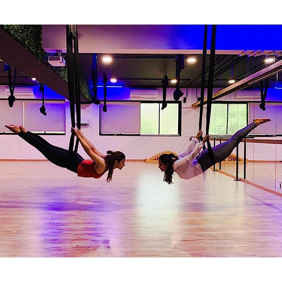 アリア・バットのインスタグラム：「Try try untill you fly 🤘🧚‍♂」