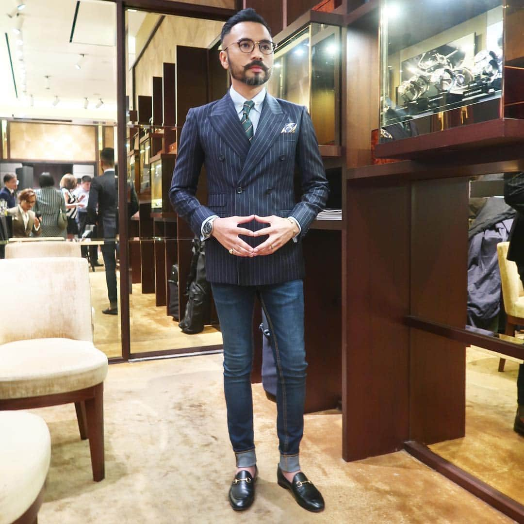 Wak Doyokさんのインスタグラム写真 - (Wak DoyokInstagram)「Outfit today.. opening new store @thehourglass_malaysia at pavilion bukit bintang. Casual suit by @lordstailor 🙌🏻 #TheHourGlass #LordStailor #Gucci #TakPanaske #AkuYangPakaikoYangPanas #KodahKenapa #MegWak #WakDoyok #LegasiWakDoyok #WDLifeStyle #WakDoyokFC #BeardedGentlemen #Sedagher #MensWear #Fashion #MensFashionReview #StreetFashion #Dapper #Ootd #MensFashionPost #TheMenClub #MenWithClass #Details #Sartorialist #Pittiuomo #Class #British #Usa」4月24日 19時13分 - wakdoyok