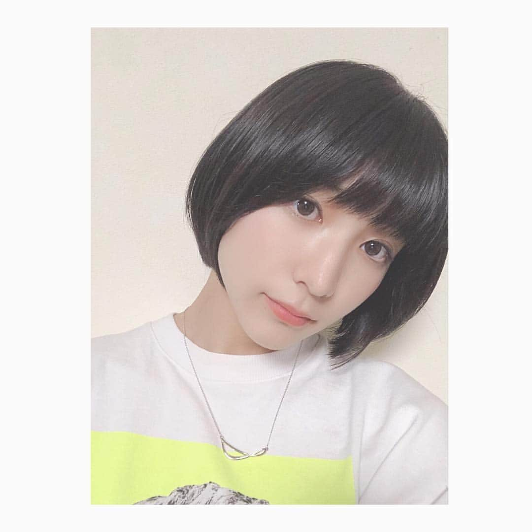 小貫莉奈さんのインスタグラム写真 - (小貫莉奈Instagram)「U-REALMの小山さんにカットしてもらいました💁✂ いつもありがとうございます😄  newヘアーどうですか？？」4月24日 19時37分 - rina_onuki0529