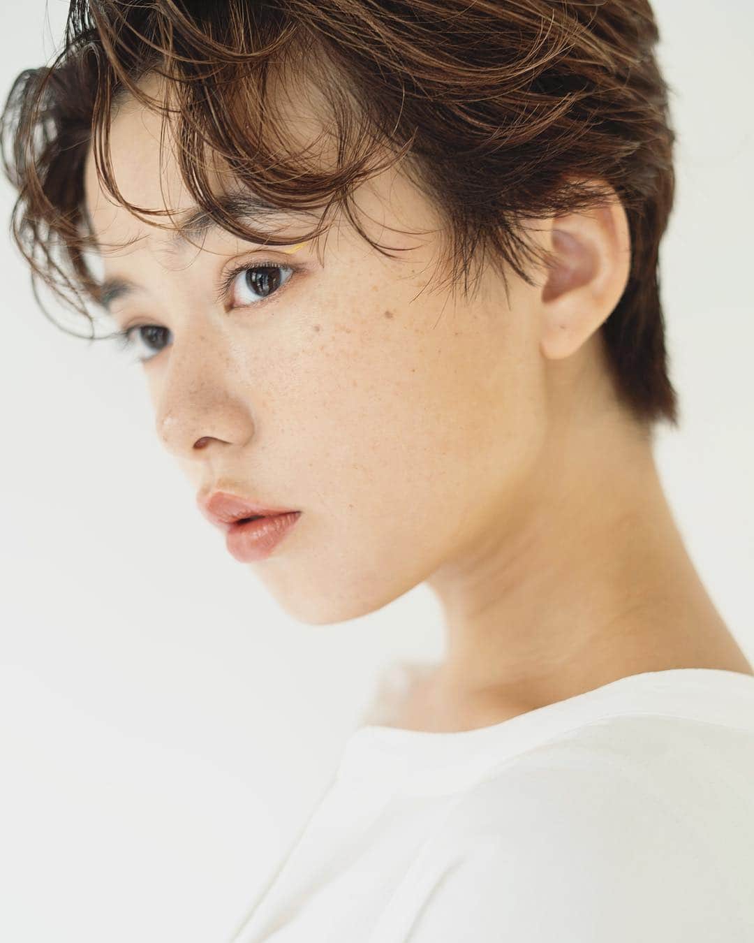 野口和弘のインスタグラム：「顔周りのニュアンスが可愛い。 . hair  @cieca.noguchi  make  @cieca.yuri . #cieca. #shorthair  #hairstyles」