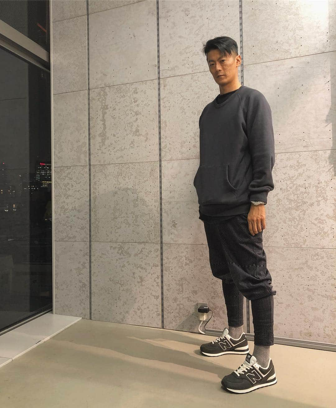 Shing02さんのインスタグラム写真 - (Shing02Instagram)「fits. sweater @ought_official  pants @sousoukyoto socks @stance_japan kicks @newbalance x @commedesgarcons thx @amphibios_mask 🙏」4月24日 19時41分 - shing02gram