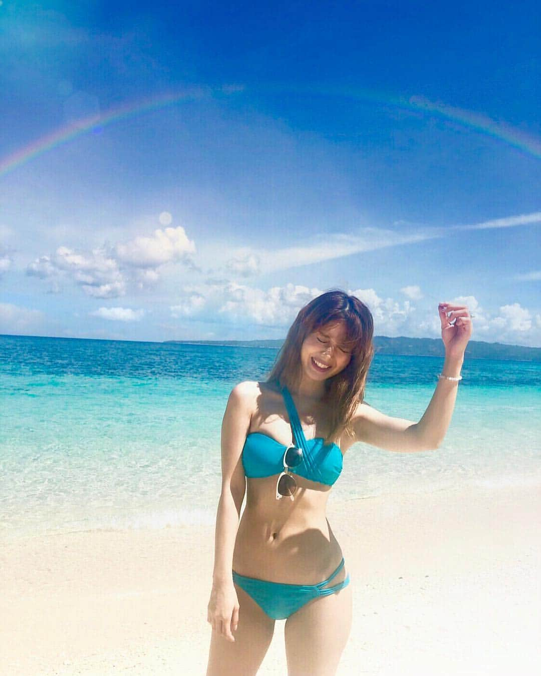 一木美里さんのインスタグラム写真 - (一木美里Instagram)「𝐞𝐚𝐫𝐭𝐡𝐝𝐚𝐲🌏🌍🌎𝐨𝐧𝐞 𝐝𝐚𝐲 𝐥𝐚𝐭𝐞🥺  _  #rainbow#earthday#flytomorefun @mottotanoshii.philippines #CEBTravelSquadJapan @tpbphl #Boracay#Boracayisland#ボラカイ島#パーソナルトレーニング #MillyBoracay」4月24日 19時57分 - misato_ichiki