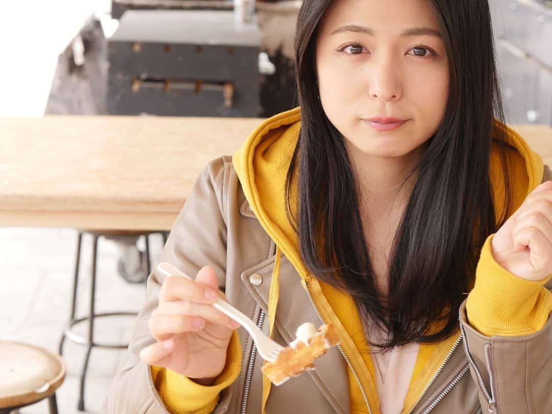 柚月美穂のインスタグラム：「#randompic . . 🌼🌼🌼🎒 . . 彼女感。♡♡♡ . . お散歩にいい季節ですね🌷 . . . . . . . . . . . 脱出ゲームと同じ日の写真だけど。笑🏃🏃 . 春のゆきえ。 . 可愛い子をいっぱい撮り隊 . #川村ゆきえ #柚月美穂 #同年代 . #📷 #LUMIX #gh4  #leica #15mm . #Japanese #Actor #cameraman #picoftheday #instagood #fashion #happy #followme #follow #art #me #instadaily #style #photography #fun #instalike #igersInstagrammers #photo #tokyo #japan」