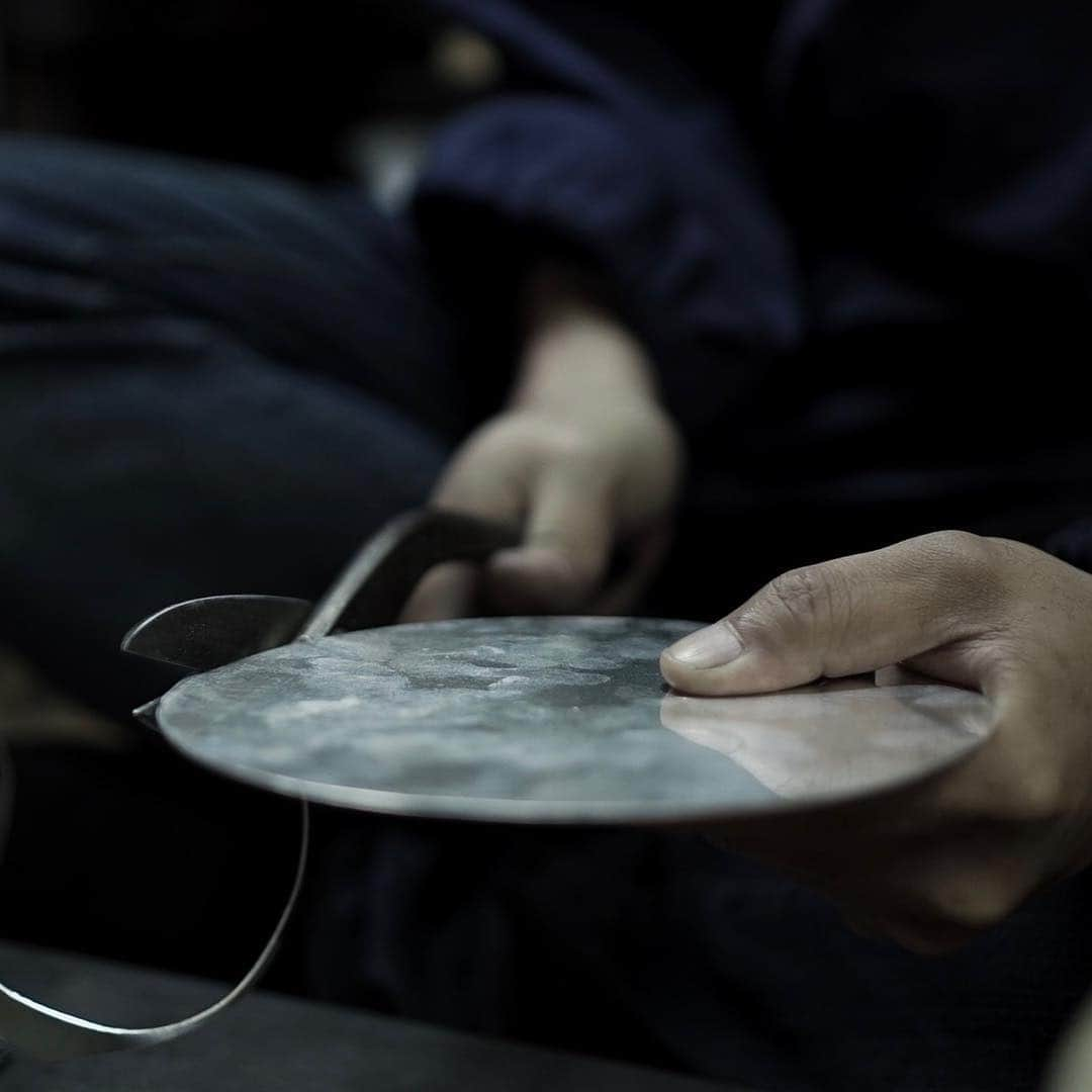 Japanese Craft Mediaさんのインスタグラム写真 - (Japanese Craft MediaInstagram)「I had a shooting and interview with a silverware craftsman. He made a silver glass from a silver sheet. He has been making silverware for 20 years. He said that “ I have to improve my techniques more. It is not enough “ . It was a very impressive comment . I will introduce more information soon. #japanmade #japanmade_co #crafts #craft #craftsman #silver #silverware #glass #japanese #japan_focus #japan_of_insta #japaneseculture #japanculture #japantrip #japantravel #tokyo #asakusabashi #japan」4月24日 20時11分 - japan___made