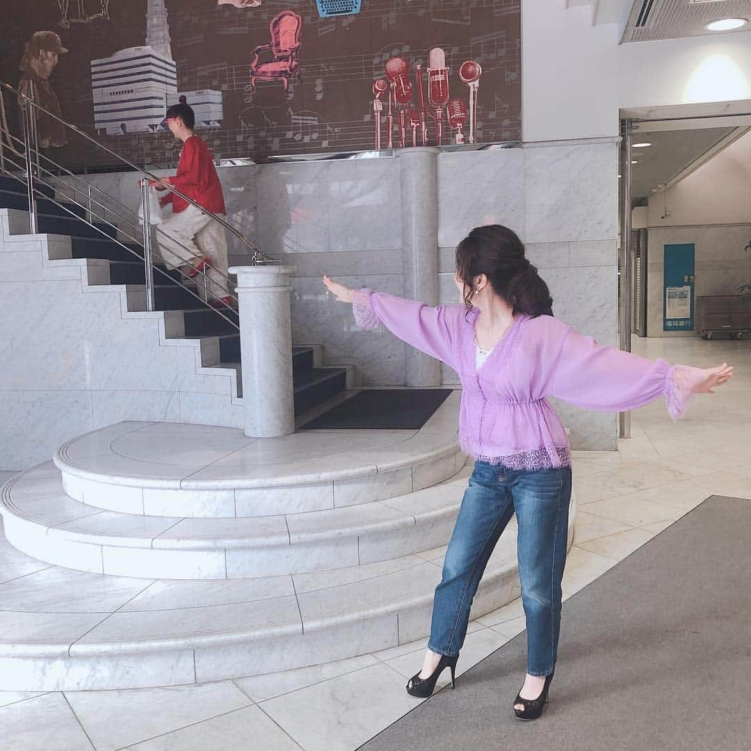 原直子さんのインスタグラム写真 - (原直子Instagram)「2019.4.23 アサデス。  今回は3人で♡ アサデス。ガールズ。 いつまでもガールズ。  私の衣装は tops #niceclaup #ナイスクラップ #デニムコーデ  #アサデス #KBC」4月24日 20時18分 - naoko_15_hara