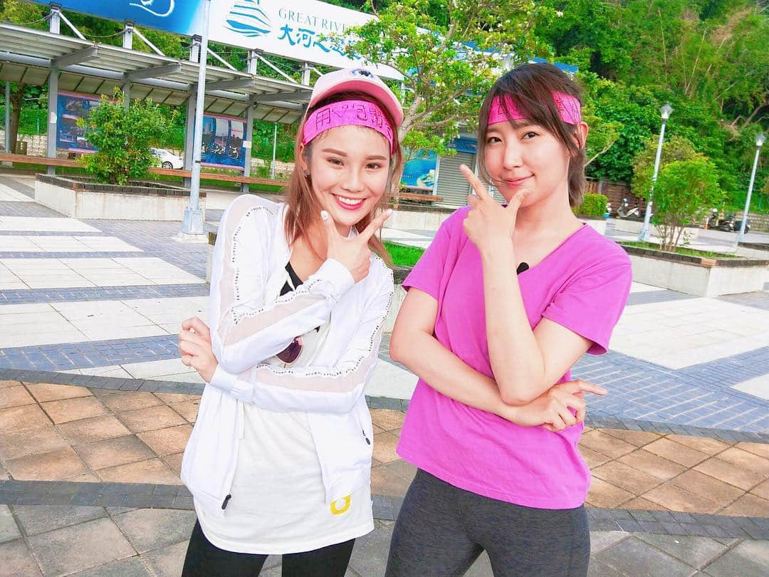 琳妲さんのインスタグラム写真 - (琳妲Instagram)「🏊‍♀️🏃🏻‍♀️🚴‍♀️ 真的很愛挑戰自己耶💪🏻 總是要有所突破嘛～～ 不開玩笑的😜😜😜😜😜 5⃣️🈷️我們真的要參加鐵人三項 希望可以完成目標✅  #集訓 #游泳 #跑步 #騎車 #用愛包圍受虐兒 #明天後天大後天球場見 ⚾️」4月24日 20時28分 - linda831212