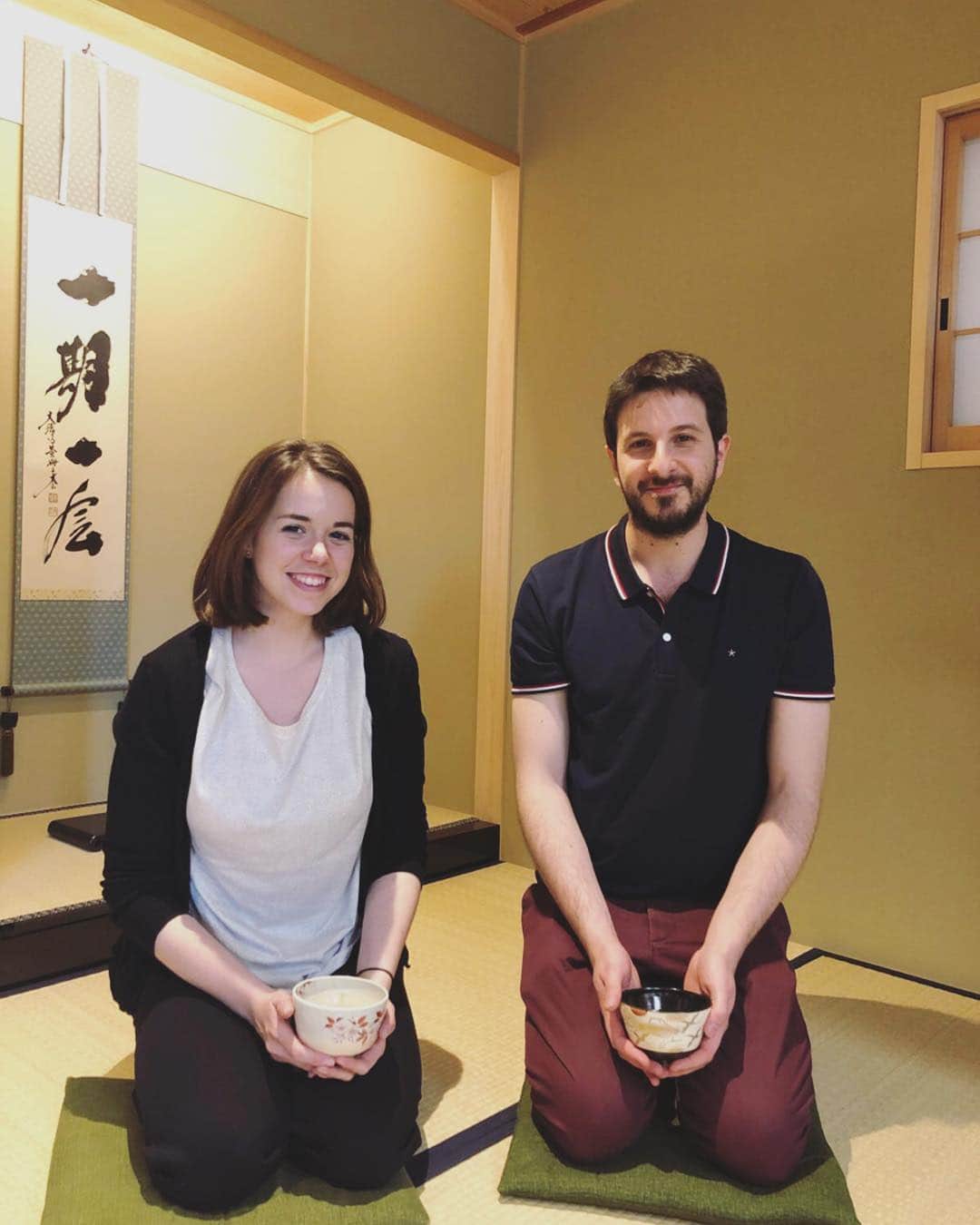 MagicalTripさんのインスタグラム写真 - (MagicalTripInstagram)「Welcome to @Magicaltripcom ⠀⠀⠀ “Travel Deeper with a Local Guide!” ⠀⠀⠀ -------------------------------------------------⠀⠀⠀ Tea Ceremony Experience in Kyoto!⠀ The Japanese Tea Ceremony is a ritual in which tea is prepared and served, and it's considered one of the classical Japanese arts.⠀ 🍵：Kyoto Tea Ceremony & Kiyomizu-dera Temple Walking Tour⠀ 📷：Magical Trip Guide Yuto⠀ -------------------------------------------------⠀⠀⠀ 【🌀What is #Magicaltrip 🌀】⠀⠀⠀ *⠀⠀⠀ Unique travel experiences with local guides in Japan! 🇯🇵🇯🇵⠀⠀⠀ Our local guides will take you to the local and hidden places in Japan!⠀⠀⠀ *⠀⠀⠀ Why don’t you make your special travel experience more unique and unforgettable with us? ⠀⠀⠀ *⠀⠀⠀⠀⠀ 【😎Tour Information😎】⠀⠀⠀ Please check out our unique tours in Japan👇👇⠀⠀⠀ *⠀⠀⠀ *⠀⠀⠀ Bar Hopping tours🍶in Tokyo, Osaka, Kyoto, and Hiroshima, discovering the local izakaya in Japan! 🍻🍻⠀⠀⠀ *⠀⠀⠀ Food tours are not all about sushi🍣but also Japanese traditional food such as okonomiyaki, oden, sashimi, yakitori 😋😋⠀⠀⠀ *⠀⠀⠀ Cultural-Walking tours🍀in Asakusa, Nakano, Akihabara, Tsukiji, Togoshiginza, Yanaka, Ryogoku, where you can dive into the deep Japanese cultures! 🚶🚶⠀⠀⠀ *⠀⠀⠀ Explore Tokyolife with cycling tour🚴🚵, club-patrol💃, Karaoke night🎤 and sumo tour! 👀👀⠀⠀⠀ *⠀⠀⠀ *⠀⠀⠀ *⠀⠀⠀ ⭐️Book our tours on the link of @Magicaltripcom profile page! ⠀⠀⠀ *⠀⠀⠀ #japan #japantrip #japantravel #japantour #kyototrip #kyototravel #greentea #japanesetea #visitkyoto #lovekyoto #japaneselocal #kyotofoodie #japanfood #ilovejapan #teaceremony #discoverjapan #visitjapan #japanesevegan #sakekanpai #kimono #kimonostyle #magicaltripcom #kiyomizutemple #kiyomizu #japaneseactivity #kyototour #japantour #kyotoexperience #lovekyoto」4月24日 20時35分 - magicaltripcom