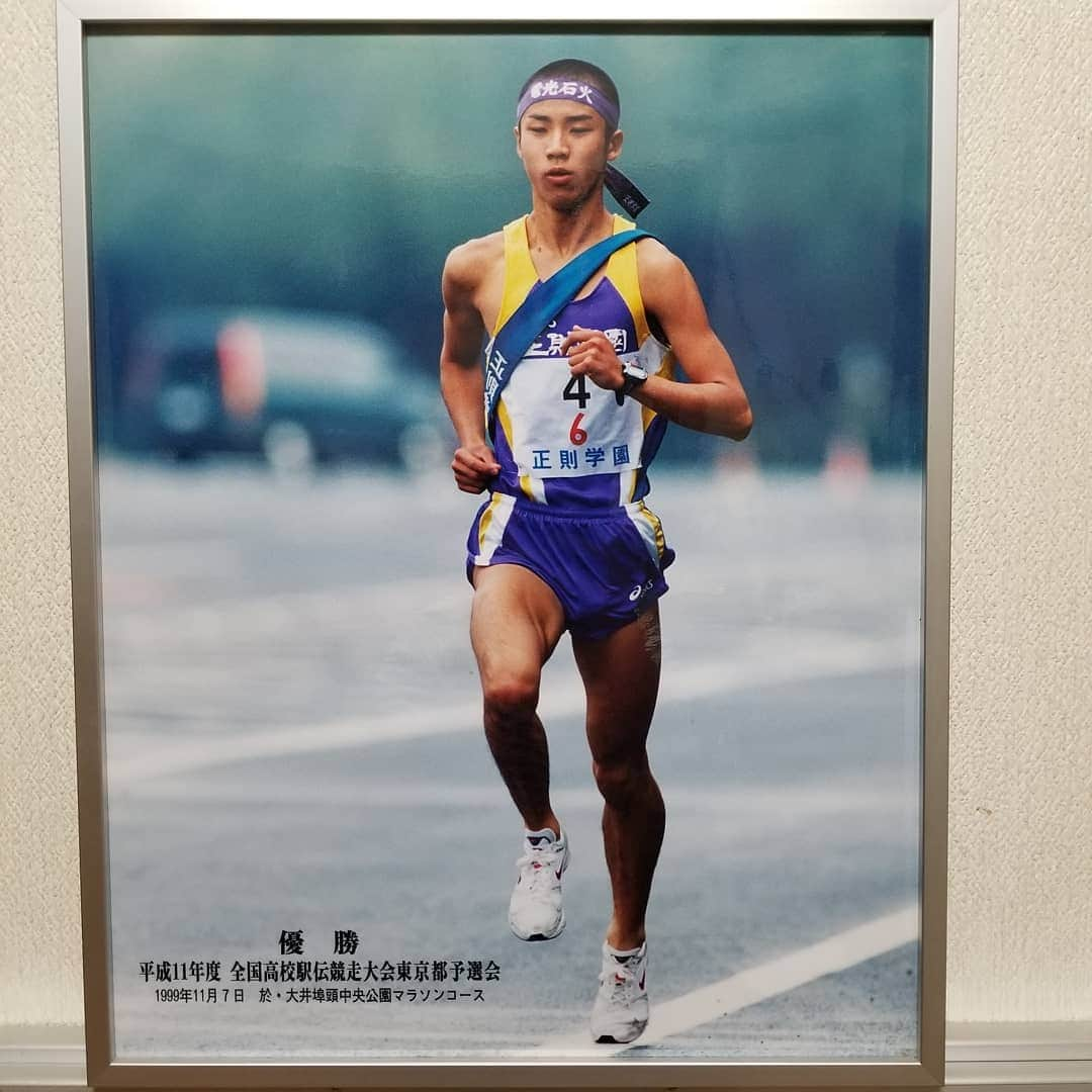 宇野けんたろうさんのインスタグラム写真 - (宇野けんたろうInstagram)「午前練習.Run10km+100m×3本！！ 午後練習.快調走12km(キロ3分40秒)！！ 汗がとまりませんなー。  高校時代はもう絶対に走らないと思っていたのに、今でもガンガン走っている。 吉本に入ってオールスター感謝祭に初めて出演した時に、島田紳助さんに期待してるからな頑張れよと言われた時は死ぬほど緊張した。  #マラソン #マラソン大会 #ランニング #ジョギング #ランナー #アスリート #走る #芸人」4月24日 20時41分 - unokentarorun