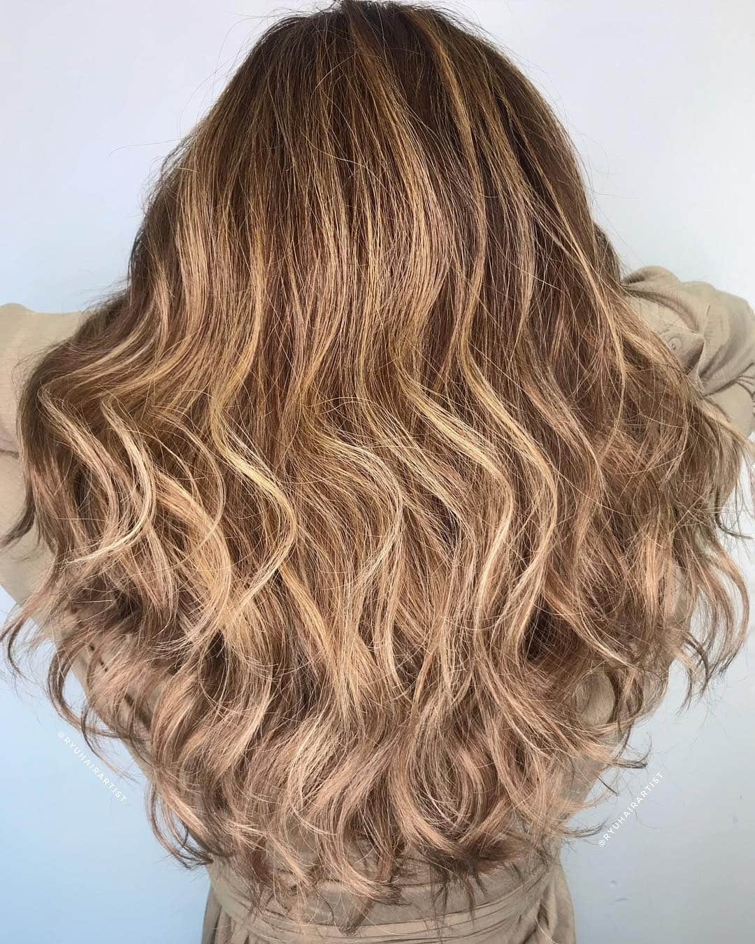 京極 琉さんのインスタグラム写真 - (京極 琉Instagram)「Sand Balayage🌹 @kirari_sato_uka #salonryu#京極琉#blカラー#fioleフォトコン#salonryu」4月24日 20時54分 - ryuhairartist