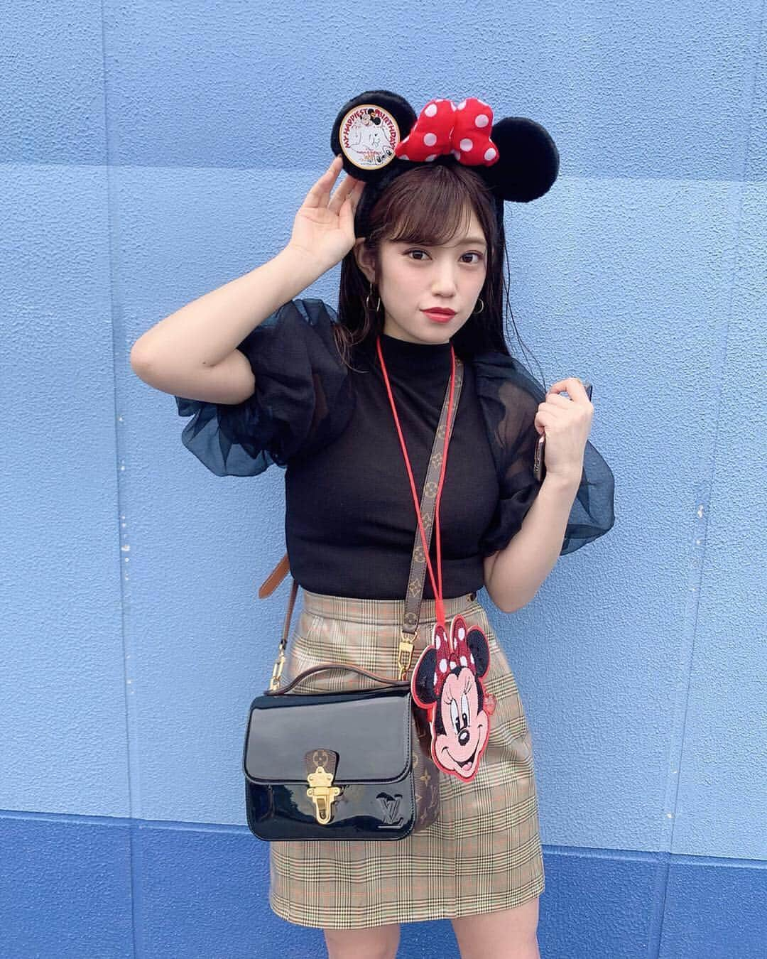 飯泉吏南さんのインスタグラム写真 - (飯泉吏南Instagram)「. . disneyコーデ❤︎ . なおなおさんが誕プレでくれた SNIDELのトップス 袖がふわふわでかわいい〜🥰 . . #disney #disneyland #birthdaydisney #snidel #lilybrown #ミニー」4月24日 21時06分 - pocha_rina