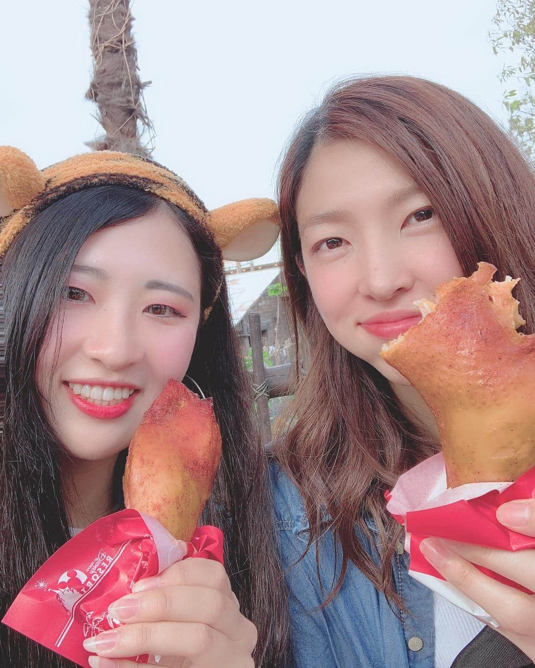 丸元美緒さんのインスタグラム写真 - (丸元美緒Instagram)「4.21❤ りささんとディズニーシー行ってきた🐭🎡🎠🏰 やっと行けた〜やっと会えた〜😍😍😍 りささん好きすぎいい！！！！ タワーオブテラーもちゃんと乗れたしすごすぎ私！笑 そして肉ばっか食べ過ぎ🍖❤笑 1日中楽しすぎました🤤💓 りささんありがとうございました😘  そして本当にチケット、ありがとうございました☺️💕 #東京ディズニーシー  #人生初 #一回転した #disneysea」4月24日 21時06分 - bymiomato