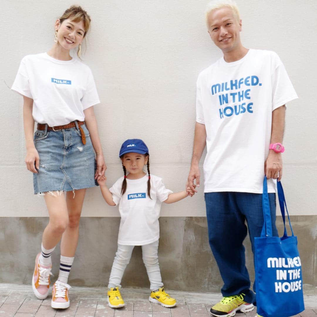 のインスタグラム：「#照屋家コーデ 今日から @xlarge_naha で発売になった @milkfedjp と  @inthehouse_isetan のコラボ商品👨‍👩‍👧 ファミリーで楽しめる商品展開で、待望のキッズラインが発売になりました😭💕 すでにオンラインでは完売商品が出てるので、是非是非お早めに🥰🤲 ※那覇店ではコラボ商品全てを取り扱っております☺️ #日夕佳 #沖縄 #国際通り #リンクコーデ #コーディネート #家族写真 #coordinate #milkfedjp #inthehouseisetan #fashion #照屋家コーデ」