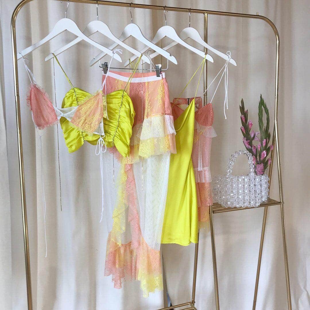 For Love & Lemonsさんのインスタグラム写真 - (For Love & LemonsInstagram)「"I would say the overall vibe for Summer Collection is a girl who is traveling - she’s going to exotic places, she wants to wear bright, colorful clothes. There’s an ease to the clothes, but there’s also something very sexy to them for those hot nights traveling" - Gillian Rose Kern, For Love & Lemons Founder  #summer19」4月25日 6時40分 - forloveandlemons