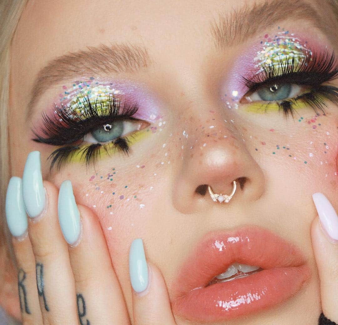 Milk Makeupさんのインスタグラム写真 - (Milk MakeupInstagram)「When bae says you own too much makeup Me: I'm baby - #regram @itslikelymakeup got us going gaga 🍼 with #kushbrow in Haze」4月25日 6時48分 - milkmakeup