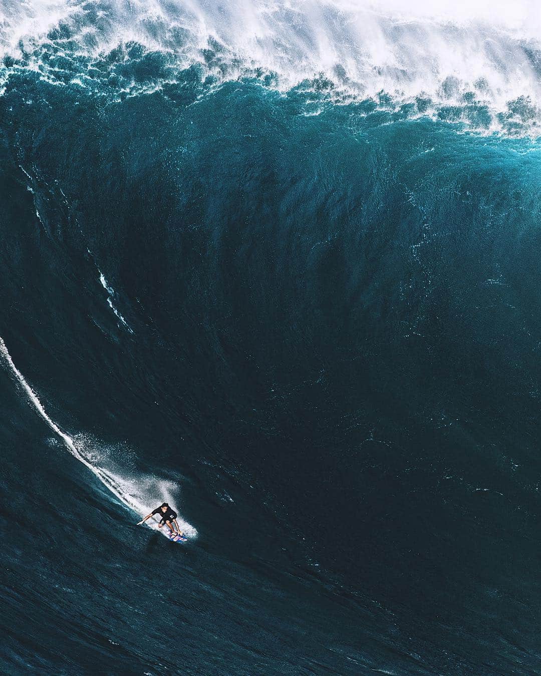 hurleyさんのインスタグラム写真 - (hurleyInstagram)「“I never did make it to the bottom of the wave.” – @kai_lenny ⠀⠀⠀ Last year, @mikecoots snapped this image of Kai on the biggest wave he’s ever ridden at Jaws. ⠀⠀⠀ According to Kai, the wave drew so forcefully off the reef that he had to lean as hard as he could to get down the face – even with the added speed of a tow board and the whip of a ski. ⠀⠀⠀ “I looked to my left and saw a barrel so big I realized I probably wouldn’t keep all my limbs if I fell.The spit exploding sounded like a shotgun, and when I finally kicked out, the only thing I wanted was another one. I needed to be deeper!” ⠀⠀⠀ A big wave. A little belief. The ride of a lifetime. ⚡️」4月25日 6時52分 - hurley