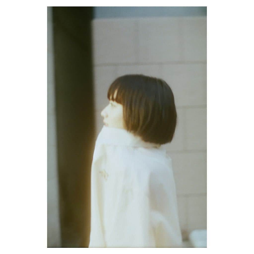 小松菜奈さんのインスタグラム写真 - (小松菜奈Instagram)「COZIKI 📙 #magazine」4月25日 7時26分 - konichan7