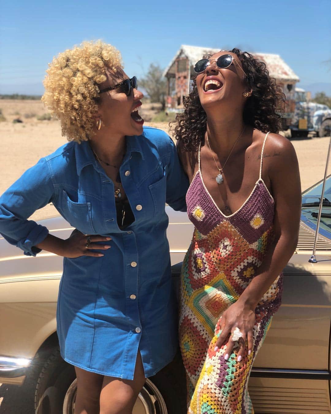 Emeli Sandéのインスタグラム：「Best day ever! Shooting the “Shine” video with my gorgeous, goddess sister in the glorious sun❤️☀️!! #LETLOVELEAD」