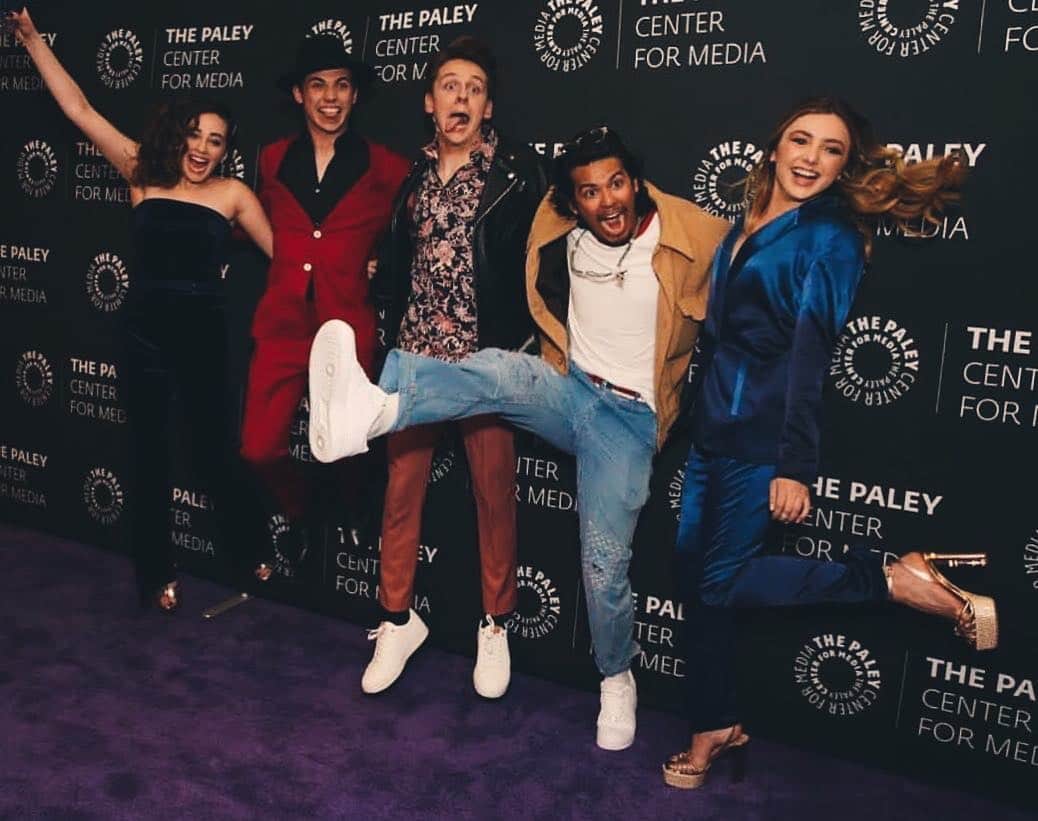 ペイトン・リストのインスタグラム：「This perfectly captures all of the excitement I have for Season 2 of Cobra Kai being out now! ✨  It was such a incredible experience working with every one of these people in front and behind the camera. Thanks for welcoming me to the @cobrakaiseries fam.」