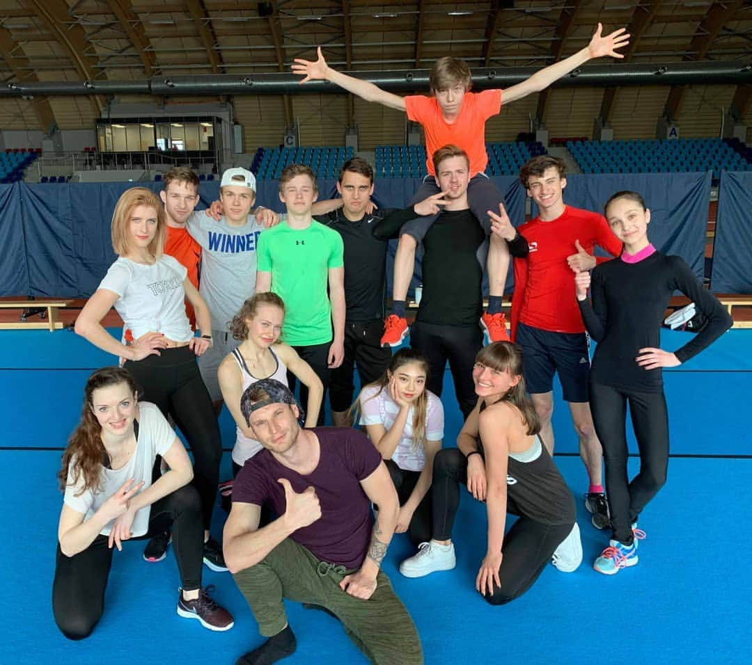 Martin Bidařさんのインスタグラム写真 - (Martin BidařInstagram)「😍💪🏼⛸❤」4月24日 22時53分 - martinbidar13