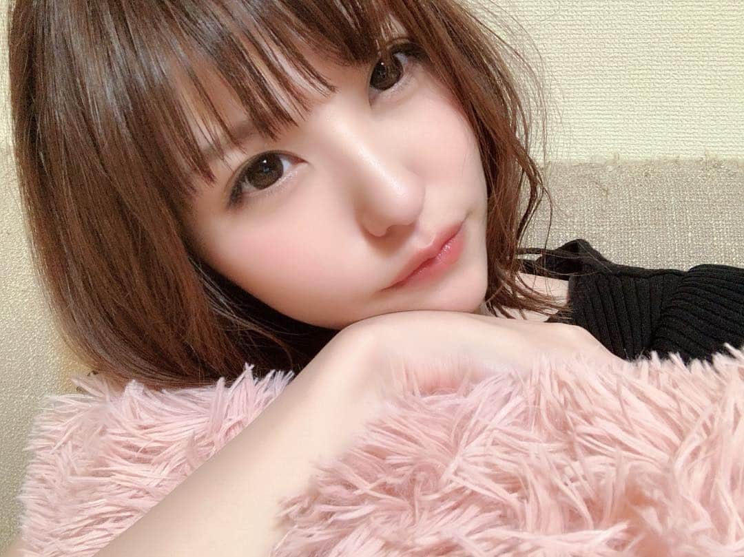 みはとのインスタグラム：「ザ！世界仰天ニュース 観てくださった皆様ありがとうございました♡ ・ 地上波ゴールデンタイムって やっぱりたくさんの方がテレビ観てるんですね ・ 結構気付いてもらえて連絡がきたり コメントもらえたりフォロワーさん増えたり嬉しい限りです💕 ・ モチベーションあがりました がんばろう✊✨ ・ ・ #ありがとう💓  #前髪切りました #余計幼くなった #世界仰天ニュース」