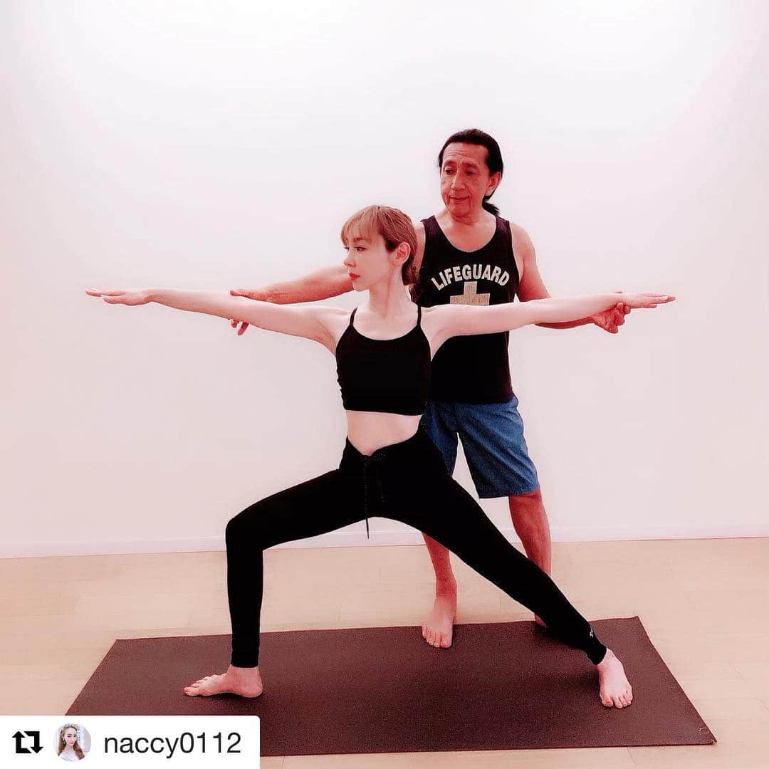 のインスタグラム：「#Repost @naccy0112 with @get_repost ・・・ 表参道にある インターナショナルヨガに 日本ヨガ🧘‍♀️の第一人者 ✨ケンハラクマ先生にご指導していただき 仲良しのAYU先生のクラスを ティファニーと受けてきました  きちんと習慣にして 心の安定 呼吸の意識 体幹 仲間との触れ合いを 大切にしたいなと思ぃます  ありがとうございました 家宝にさせて頂きます 🧘‍♂️🧘‍♂️🧘‍♂️🧘‍♂️🧘‍♂️🧘‍♂️ #yoga  #iny #インターナショナルヨガ #ケンハラクマ#ケンハラクマ先生 #ヨギー #meditation #fashionistas #おしゃれさんと繋がりたい #」