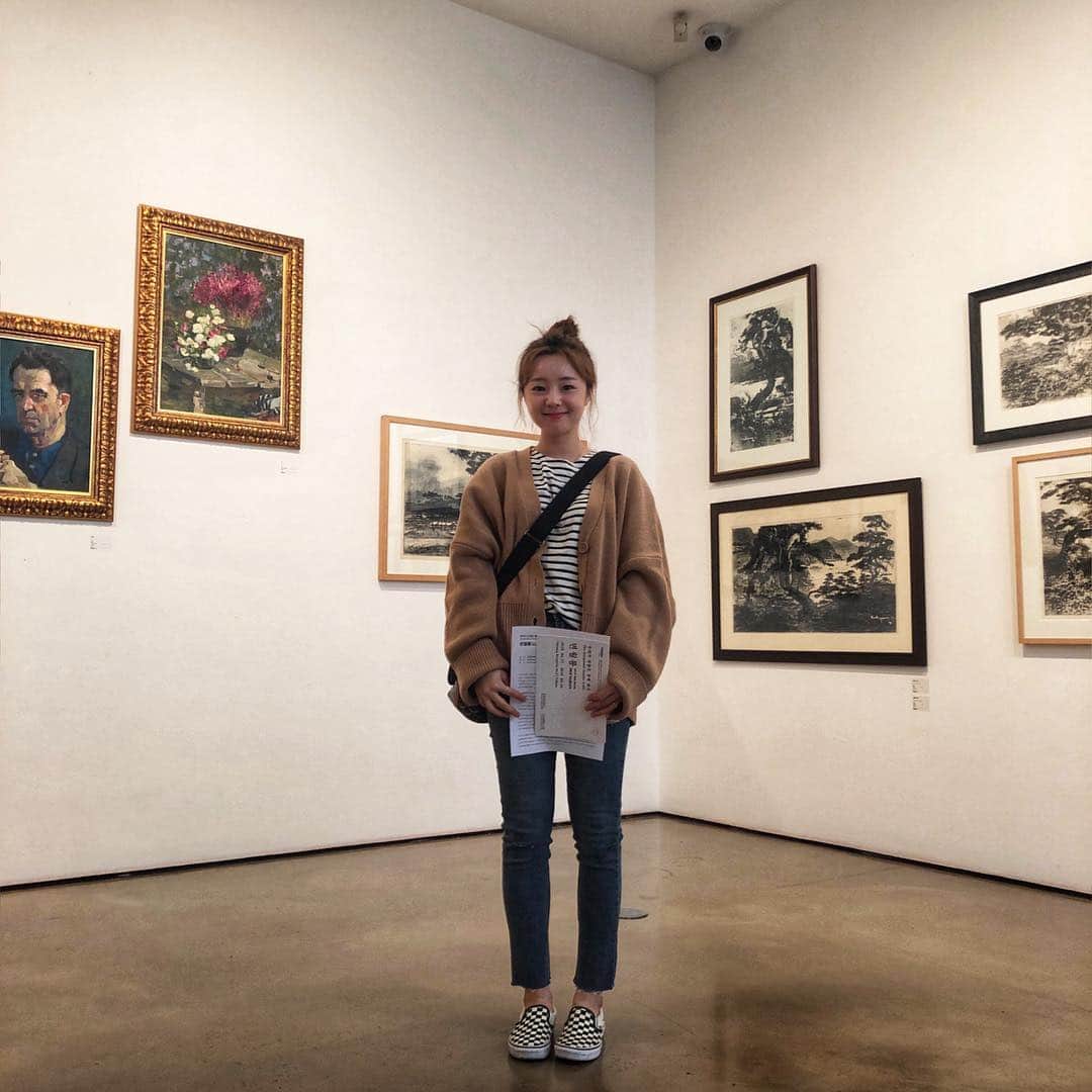 ユ・ボファさんのインスタグラム写真 - (ユ・ボファInstagram)「오늘의 과제- 문화역 서울  dmz  인디프레스 신학철 서울시립미술관 멀티액세스 학고재 변월룡 보화는 오늘도.. 눈에서 피눈물이 났다고한다..😭」4月24日 23時05分 - yoobohwa