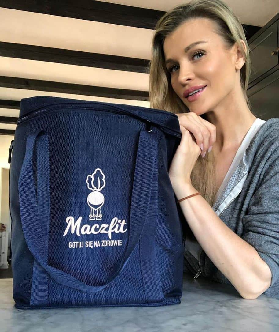 ジョアンナ・クルーパさんのインスタグラム写真 - (ジョアンナ・クルーパInstagram)「Torba termiczna @maczfit to mój mały sekret. Dzięki niej moje jedzenie od @maczfit w łatwy i wygodny sposób mogę zabrać tam gdzie chce :) #maczfit #gotujsienazdrowie #maczfitjedzenierobinajlepiej」4月24日 23時17分 - joannakrupa