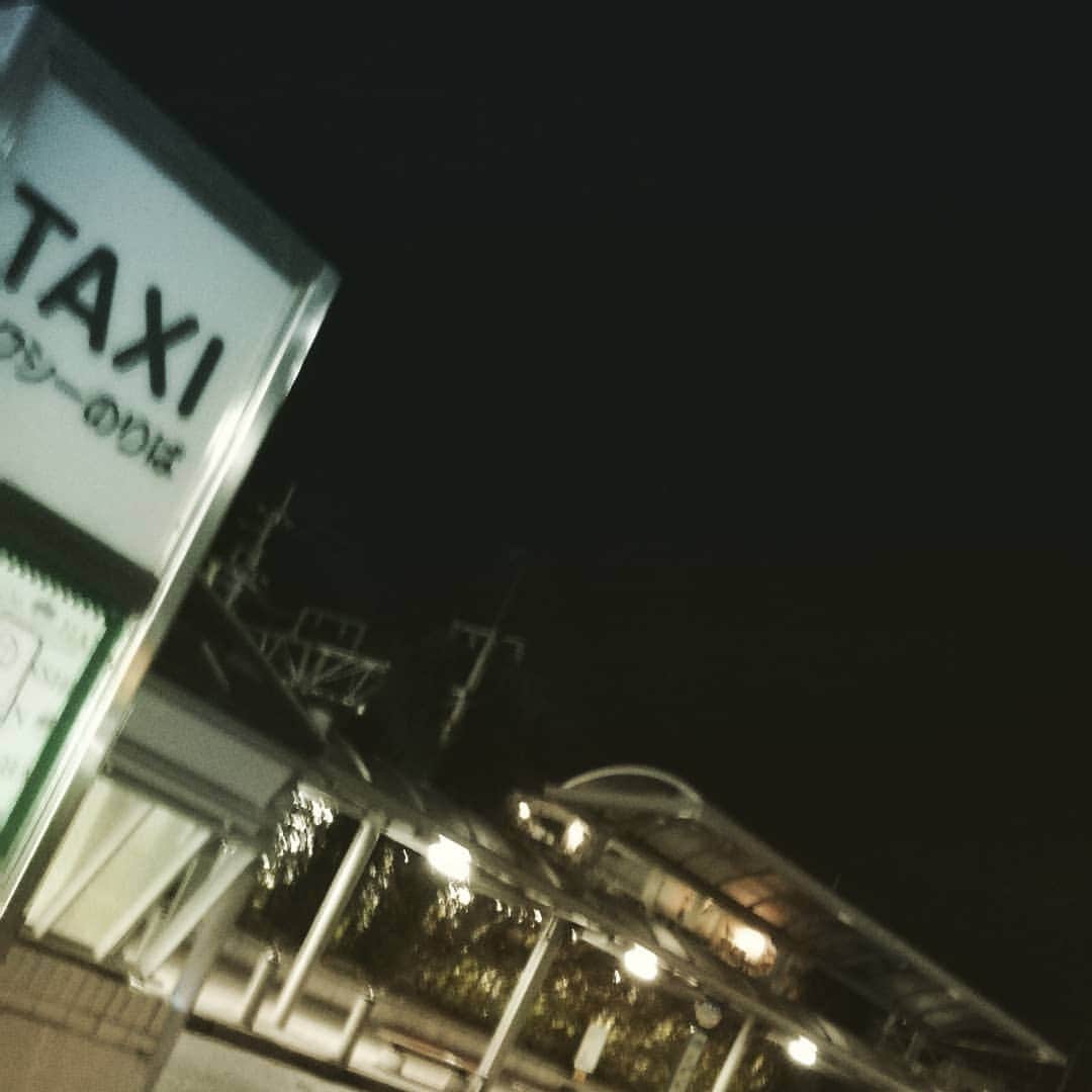 松本隆博のインスタグラム：「。 兵庫県某所、タクシー 待てども待てども 来ず(ー_ー)!!まーまー寒いし。 ^^;」