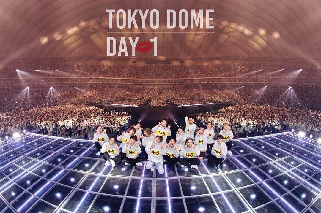 Show-heyさんのインスタグラム写真 - (Show-heyInstagram)「TOKYO DOME DAY1  無事に終わりました！！！！ 残すは明日のみ🔥🔥🔥 最後まで、最初と同じ気持ちで、最高のサポートとパフォーマンスを、観に来る方々が最幸になれる様に！！ #nissyentertainment #5thanniversary #best #tour #tokyodome」4月24日 23時51分 - showhey198366