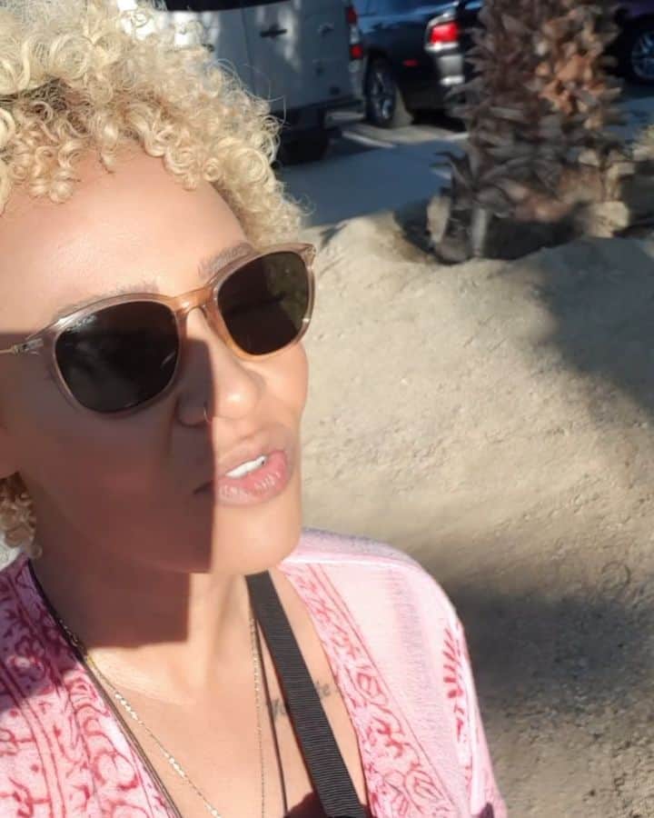 Emeli Sandéのインスタグラム：「SHINE VIDEO SHOOT TODAY!! 🌄🌄🌄🌄」