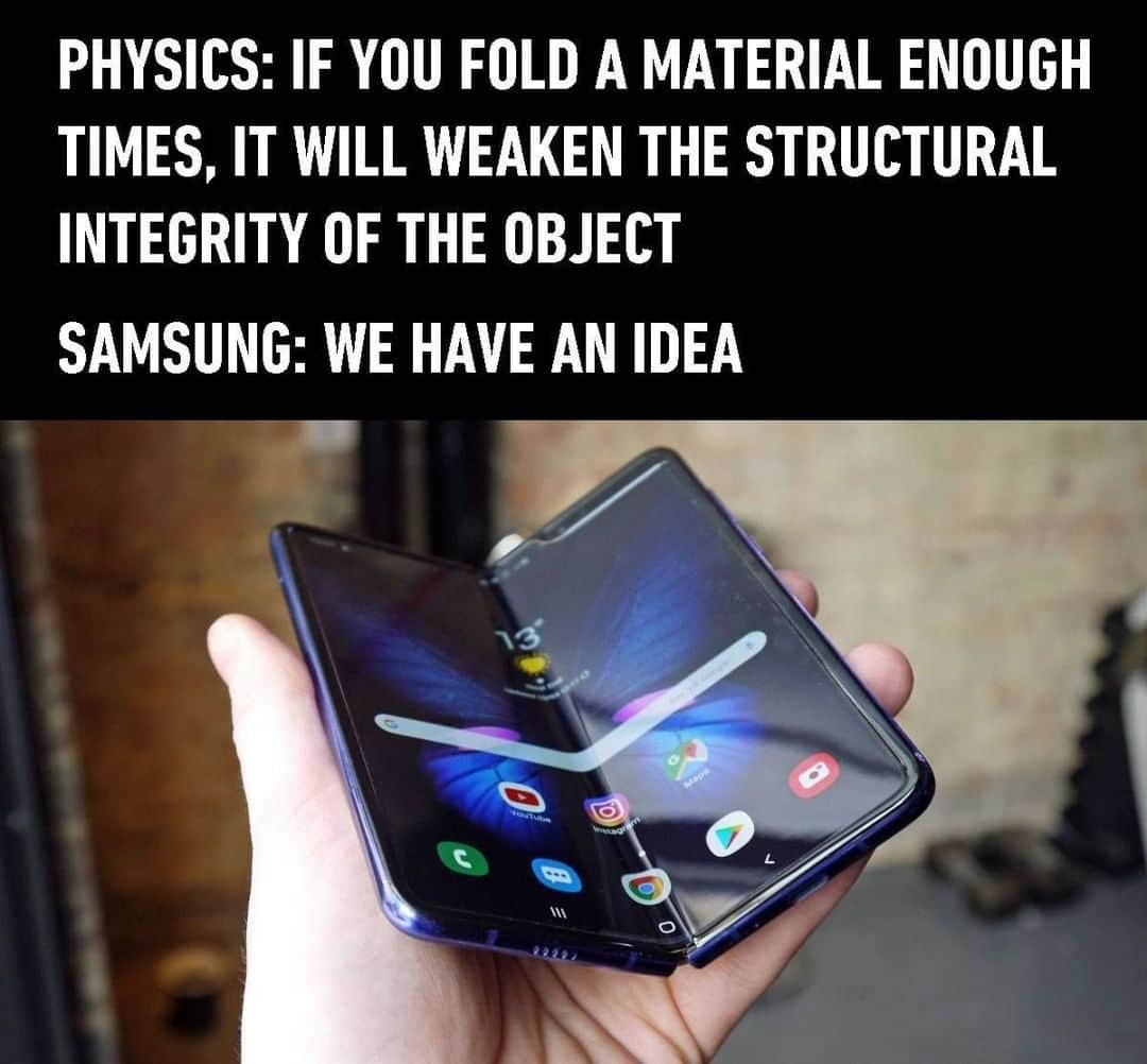 9GAGさんのインスタグラム写真 - (9GAGInstagram)「flip flip flip ⠀ fold fold fold⠀ #samsung #galaxyfold #9gag」4月25日 0時00分 - 9gag