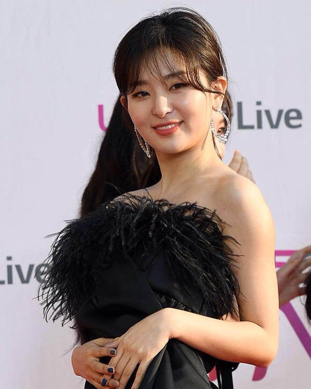 スルギさんのインスタグラム写真 - (スルギInstagram)「SEULGI - The Fact Music Award Red Carpet ✨ 📸 PRESS #REDVELVET #레드벨벳 #SEULGI #슬기 #🐻」4月24日 23時56分 - kristiandawal29