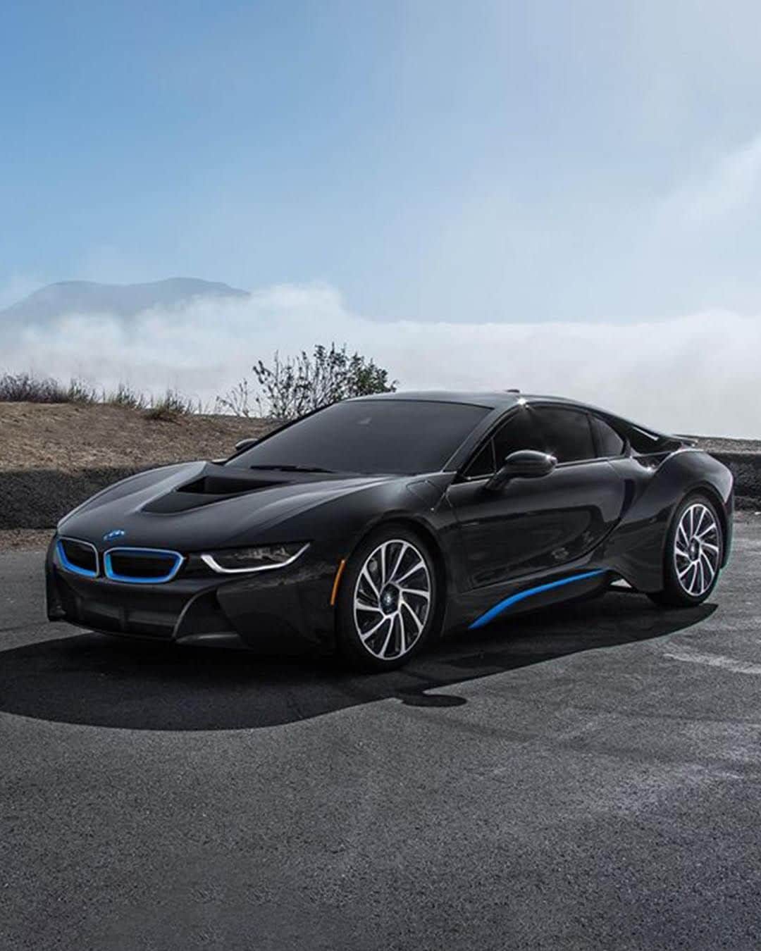 のインスタグラム：「A personal hybrid wingman.  The BMW i8 Coupé. #BMWRepost @photo.by.erv #BMW #BMWi8 #BMWi __ BMW i8 Coupé: Energy consumption in kWh/100 km (combined): 11.9. Fuel consumption in l/100 km (combined): 2.1. CO2 emissions in g/km (combined): 49. The values of fuel consumptions, CO2 emissions and energy consumptions shown were determined according to the European Regulation (EC) 715/2007 in the version applicable at the time of type approval. The figures refer to a vehicle with basic configuration in Germany and the range shown considers optional equipment and the different size of wheels and tires available on the selected model. The values of the vehicles are already based on the new WLTP regulation and are translated back into NEDC-equivalent values in order to ensure the comparison between the vehicles. [With respect to these vehicles, for vehicle related taxes or other duties based (at least inter alia) on CO2-emissions the CO2 values may differ to the values stated here.] The CO2 efficiency specifications are determined according to Directive 1999/94/EC and the European Regulation in its current version applicable. The values shown are based on the fuel consumption, CO2 values and energy consumptions according to the NEDC cycle for the classification. For further information about the official fuel consumption and the specific CO2 emission of new passenger cars can be taken out of the „handbook of fuel consumption, the CO2 emission and power consumption of new passenger cars“, which is available at all selling points and at https://www.dat.de/angebote/verlagsprodukte/leitfaden-kraftstoffverbrauch.html.」