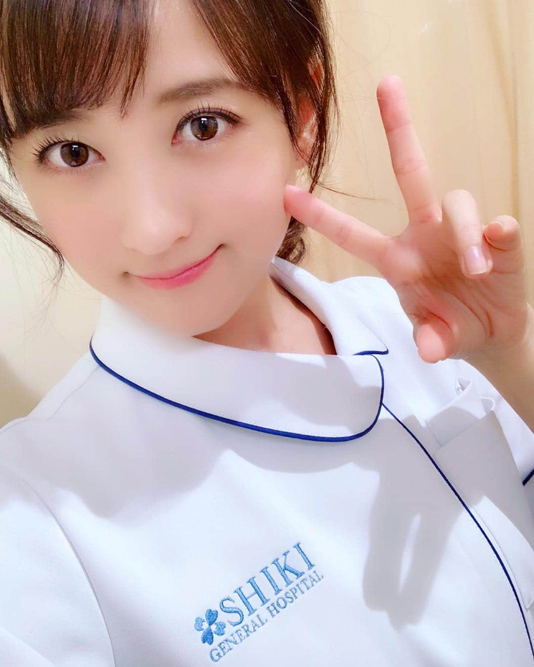 小松彩夏さんのインスタグラム写真 - (小松彩夏Instagram)「ドラマ『白衣の戦士』第3話﻿ 観てくださった皆さん﻿ ﻿ ありがとうございました！！﻿ ﻿ 台本読んでいるはずなのに 視聴しながら﻿号泣しました...(笑)﻿ ﻿ 私自身、毎回このドラマから﻿ 色々なことを教えてもらってます。﻿ ﻿ 第4話もお楽しみに♪﻿ ﻿ #白衣の戦士 #日テレ #ナースドラマ #水曜よる10時 ﻿#来週も #観てね」4月25日 0時13分 - official_ayaka_502