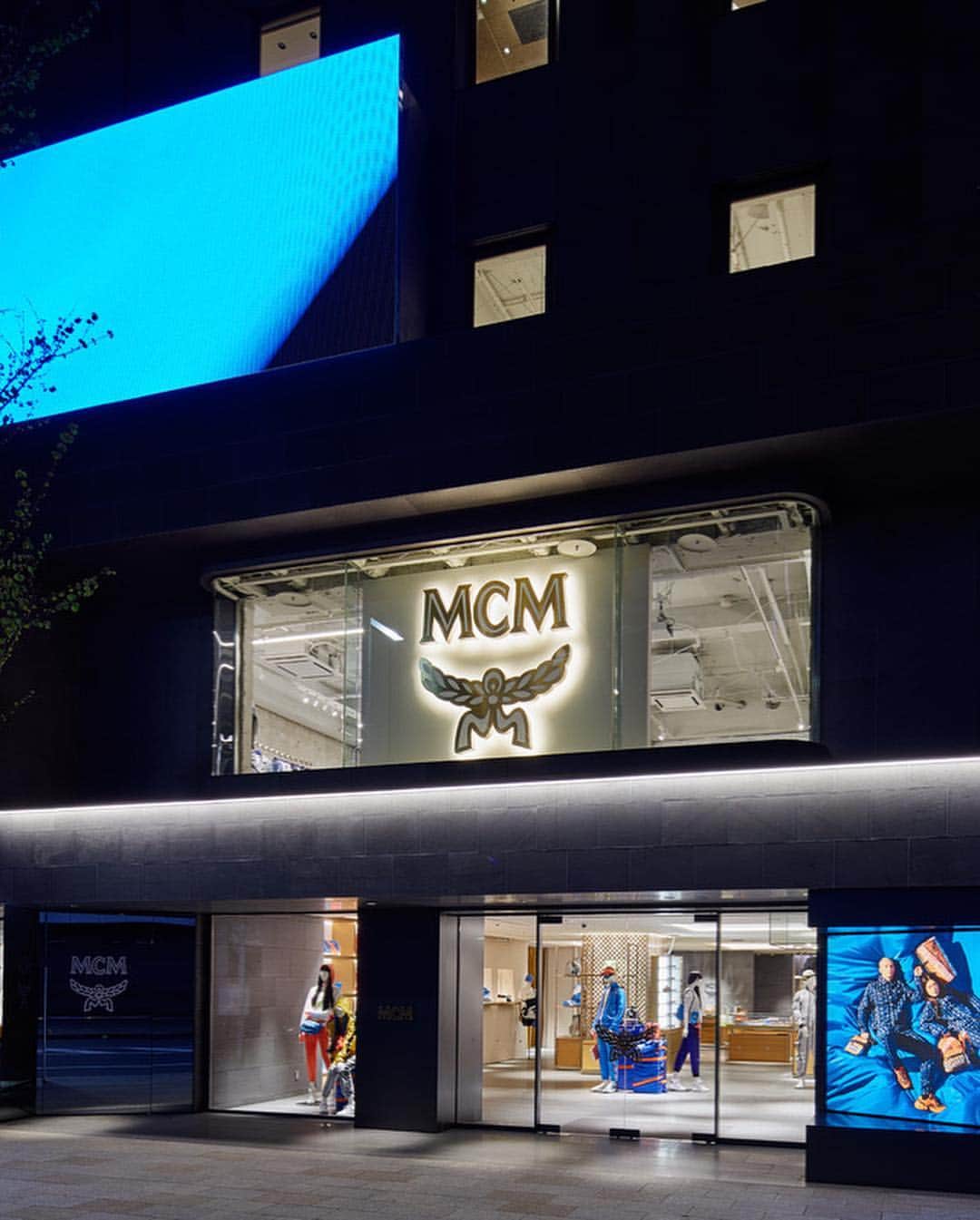 エムツェーエムさんのインスタグラム写真 - (エムツェーエムInstagram)「Introducing the #MCMTokyo flagship.」4月25日 0時26分 - mcmworldwide