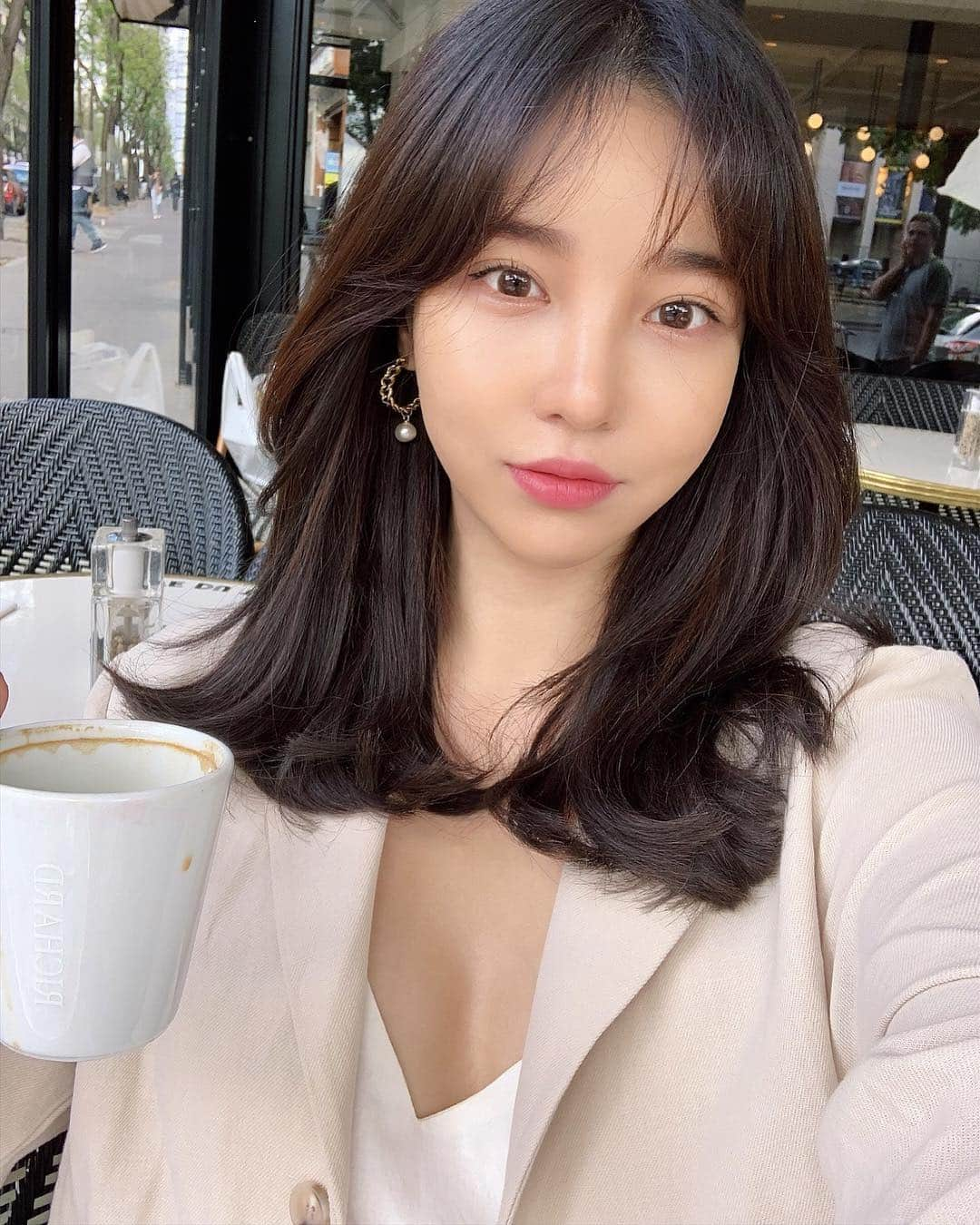 カン・ヘヨンさんのインスタグラム写真 - (カン・ヘヨンInstagram)「봉쥬르☕️💚」4月25日 0時29分 - mangdoo_noona