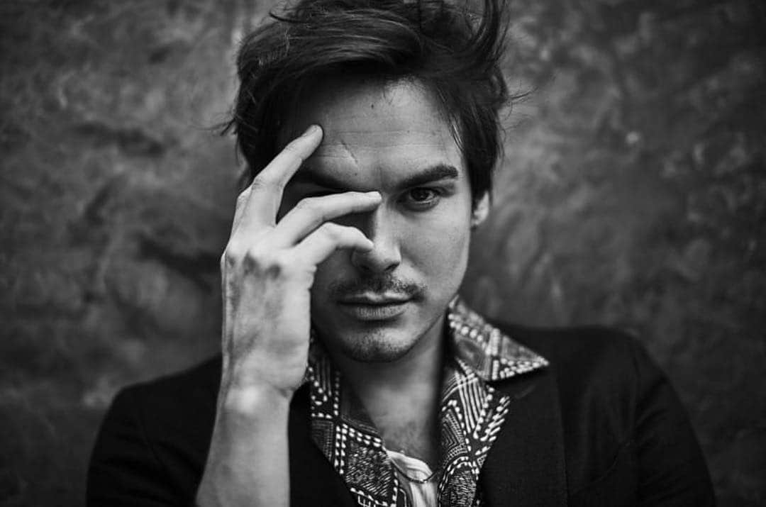 タイラー・ブラックバーンのインスタグラム：「One of many shots by @iheartmaarten for @imagista. Grooming by @sydneysollod 🖤」