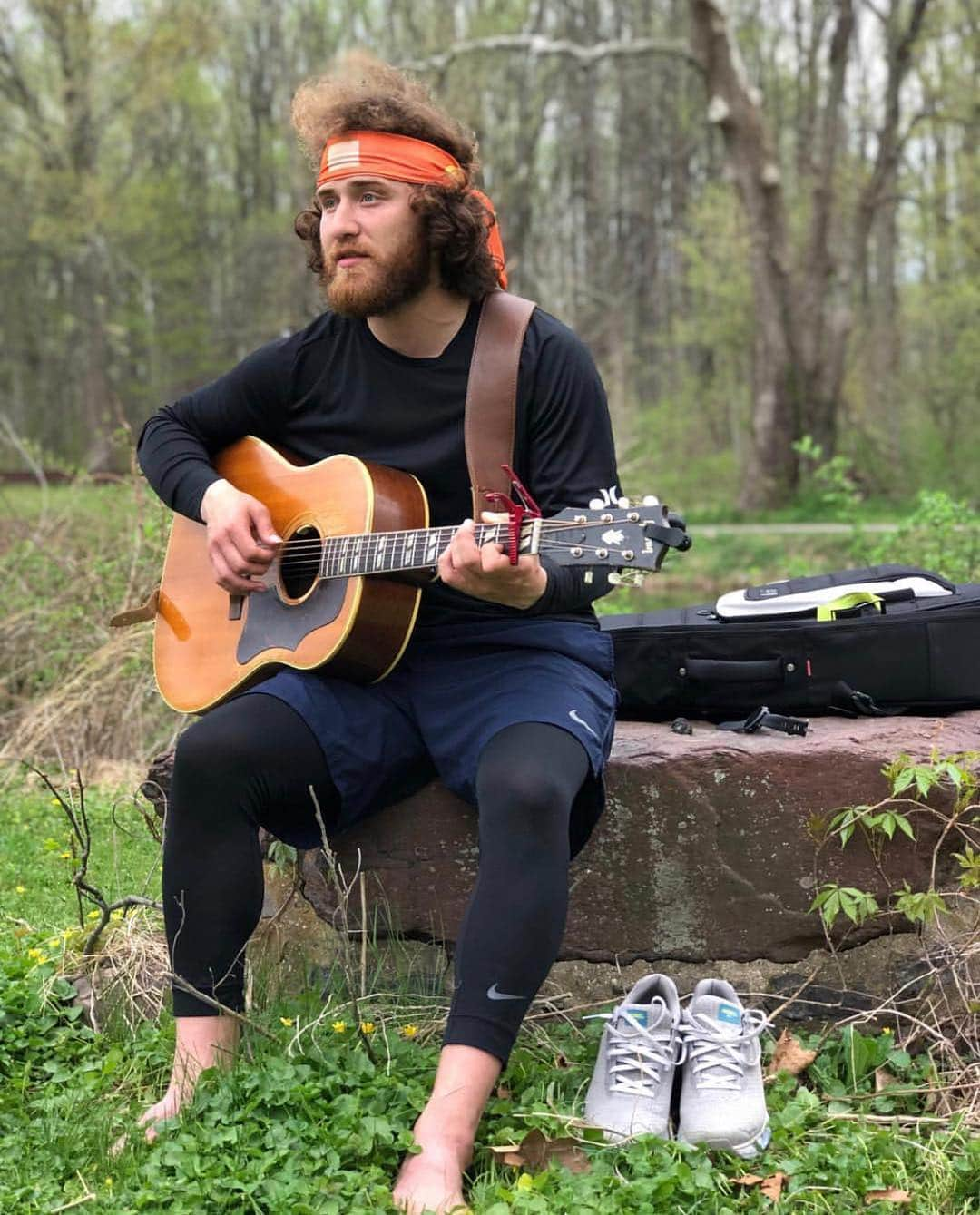 ASCAPさんのインスタグラム写真 - (ASCAPInstagram)「@mikeposner’s grand walk across America, accompanied by his guitar 🎶 He’s reached 100/2960 miles in 10 days.」4月25日 0時58分 - ascap