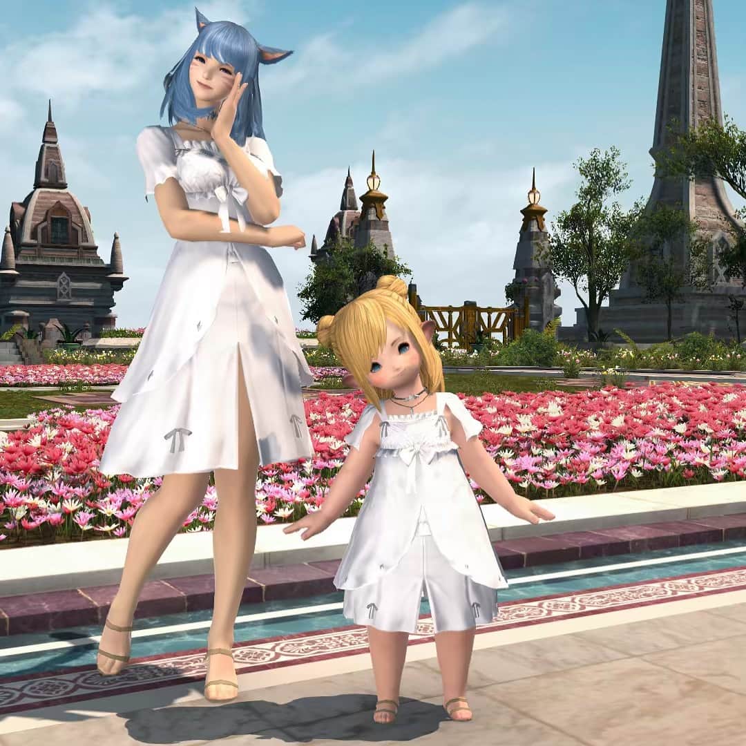 FINAL FANTASY XIVさんのインスタグラム写真 - (FINAL FANTASY XIVInstagram)「Channel your inner Hydaelyn with this beautiful Minfilia's Modish Attire, now available on the Mog Station 🌸😍 #FFXIV #FF14」4月25日 1時00分 - ffxiv