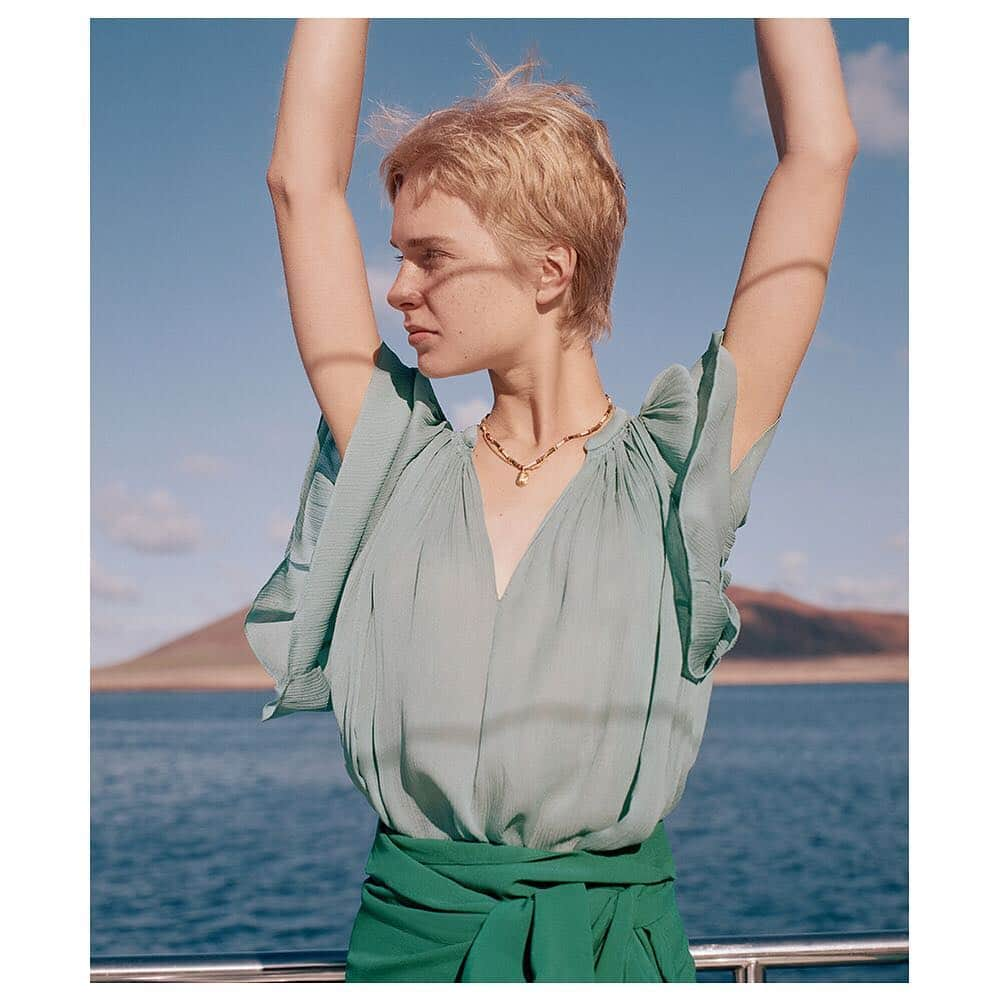 バネッサ・ブリューノさんのインスタグラム写真 - (バネッサ・ブリューノInstagram)「« Girl power » Couleur menthe à l’eau .  #vanessabruno #lanzarote #ss19 #ootd #lookdujour #vert #inspiration」4月25日 1時10分 - vanessabruno