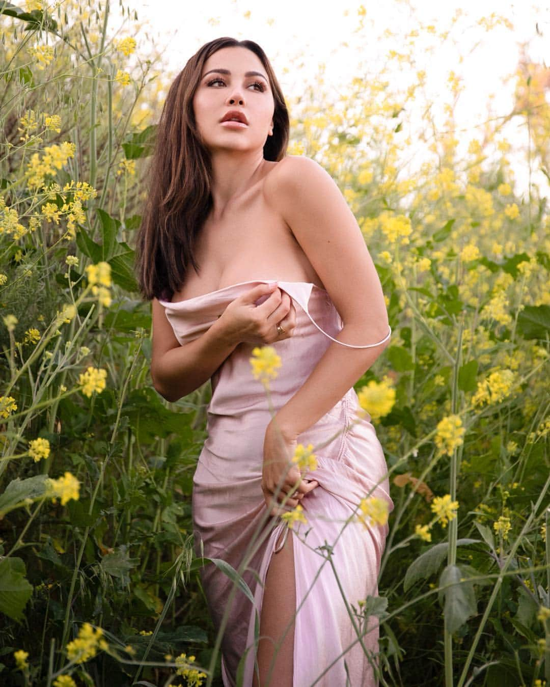 アナ・チエリさんのインスタグラム写真 - (アナ・チエリInstagram)「Spring Forward, Never Look Back. 🌼 Photo @rocksea」4月25日 1時09分 - anacheri